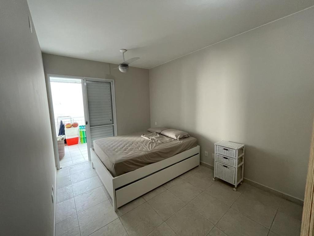Lindo Apartamento A 50 Metros Da Praia Гуаружа Екстер'єр фото